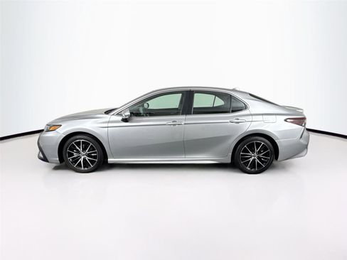 Certified 2023 Toyota Camry SE FWD image 11
