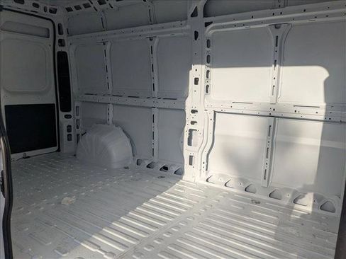 New 2025 RAM ProMaster 2500 w/ Quick Order Package 22G SLT image 15