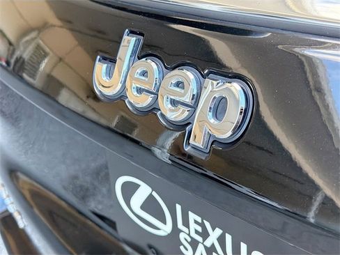 Used 2020 Jeep Compass Latitude w/ Popular Equipment Group image 11