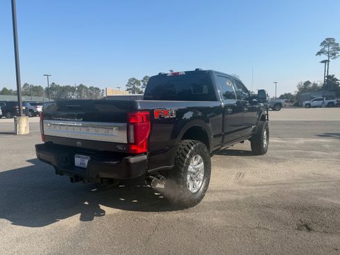 Used 2021 Ford F250 Platinum w/ FX4 Off-Road Package image 5