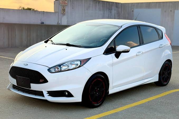 Used 2015 Ford Fiesta SE w/ Equipment Group 201A FWD image 15