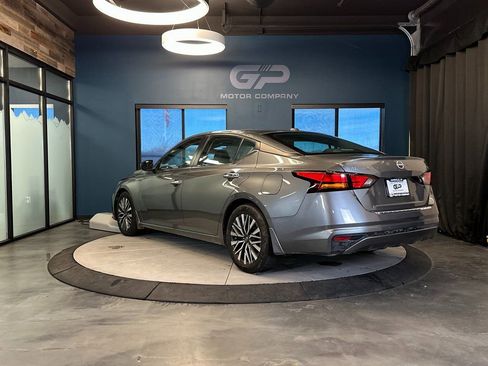 Used 2023 Nissan Altima 2.5 SV image 5
