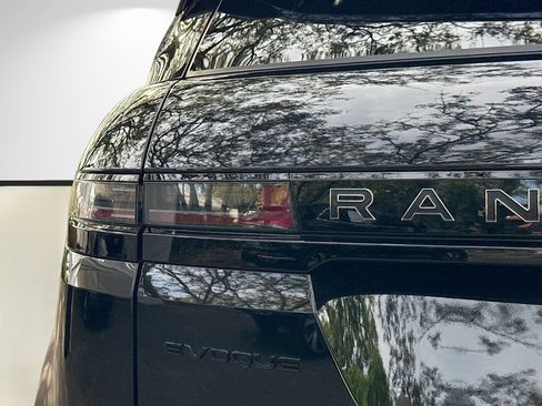 Used 2026 Land Rover Range Rover Evoque S AWD/4WD image 10
