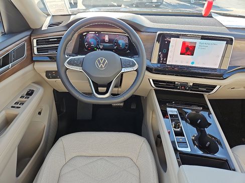 New 2026 Volkswagen Atlas SE image 9