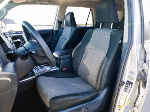 Used 2018 Toyota 4Runner SR5 image 5