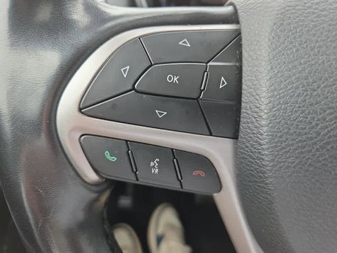 Used 2020 Jeep Grand Cherokee Altitude AWD/4WD image 27