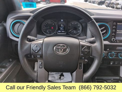 Used 2022 Toyota Tacoma TRD Off-Road image 18
