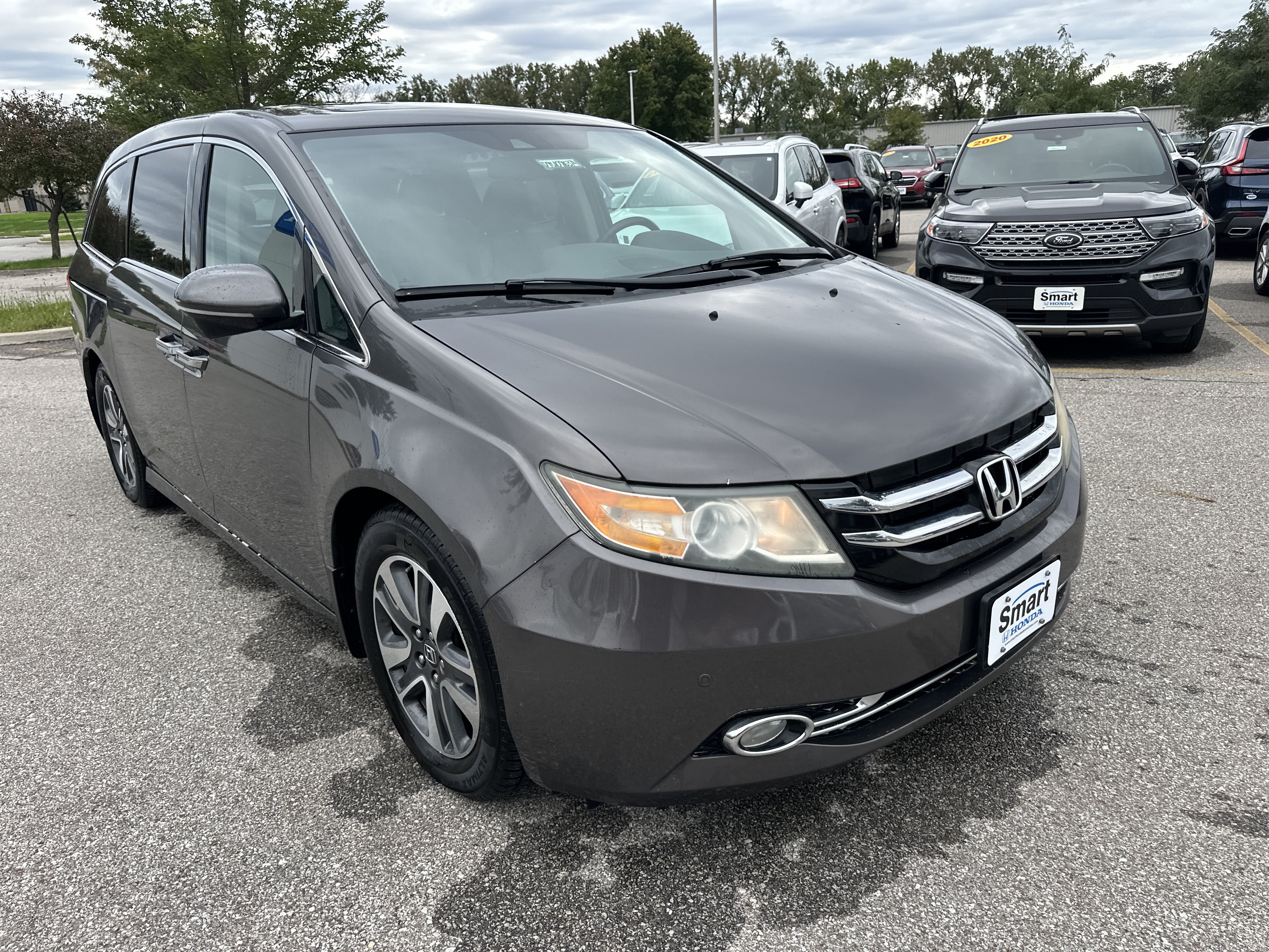 Used 2014 Honda Odyssey Touring image 2