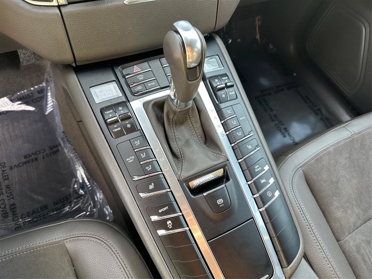 Used 2017 Porsche Macan AWD/4WD image 33