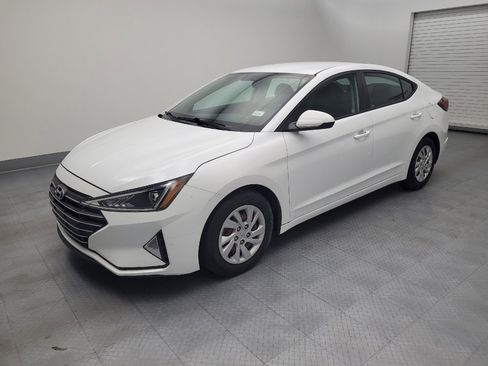 Used 2019 Hyundai Elantra SE w/ Cargo Package FWD image 2