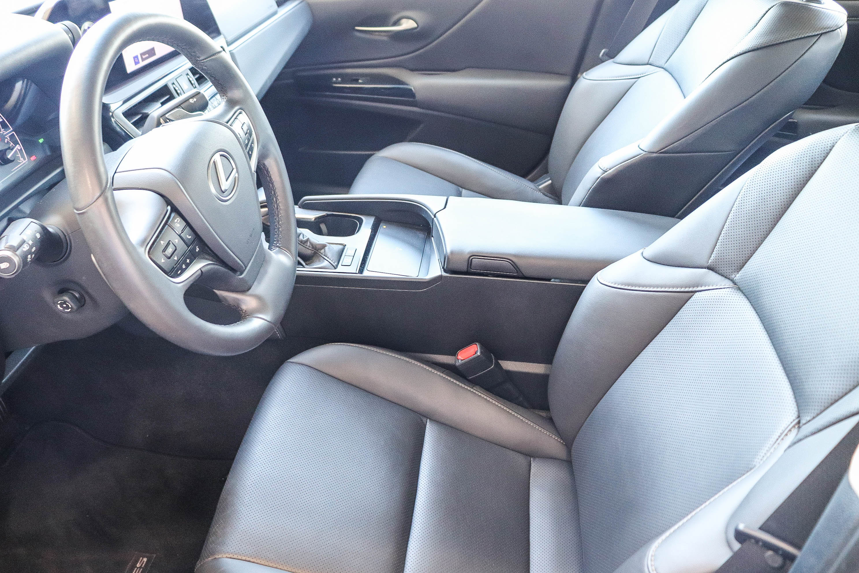 Used 2024 Lexus ES 300h w/ Premium Package FWD image 22