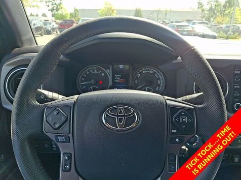 Certified 2022 Toyota Tacoma TRD Sport w/ Technology Package AWD/4WD image 26