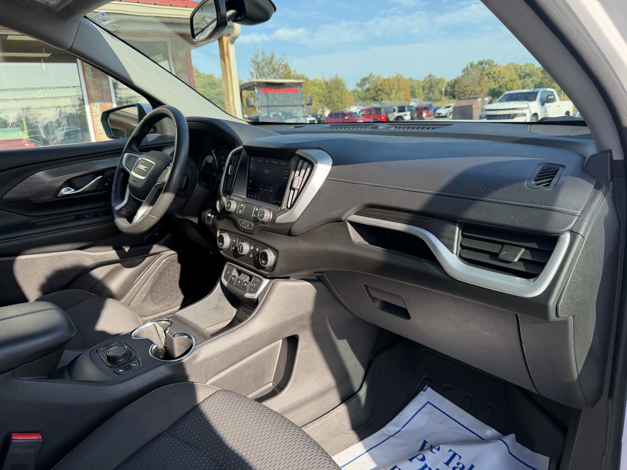 Used 2024 GMC Terrain SLE w/ Driver Convenience Package AWD/4WD image 22