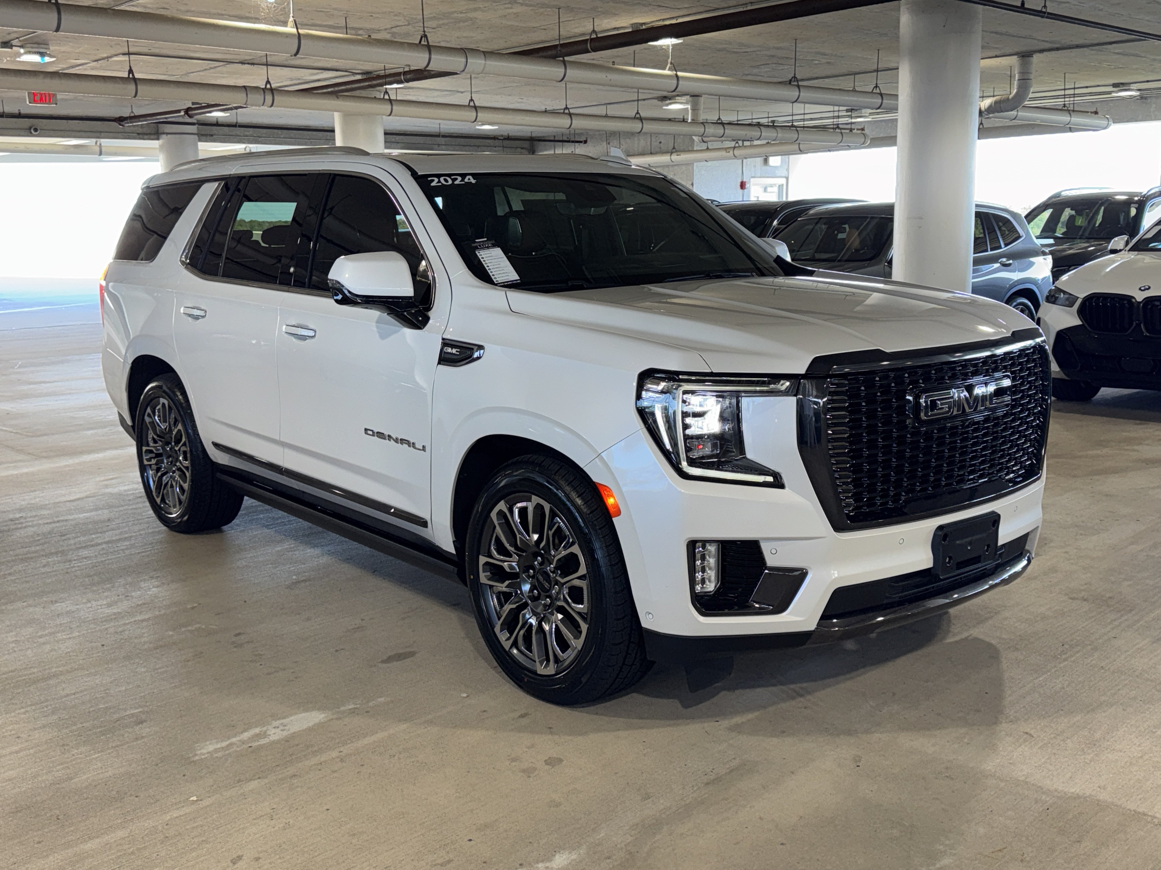 Used 2024 GMC Yukon Denali Ultimate AWD/4WD image 2
