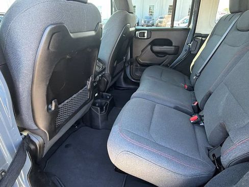 Used 2024 Jeep Wrangler Unlimited Rubicon AWD/4WD image 23