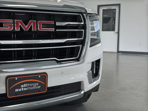Used 2023 GMC Yukon XL SLT image 11
