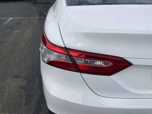 Used 2020 Toyota Camry LE image 17