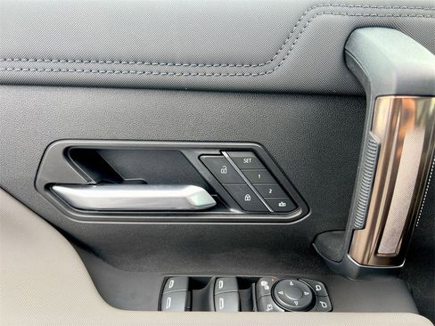 New 2025 GMC Hummer EV 2X w/ LPO, Dark Essentials Package image 20