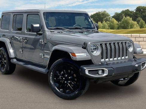 Used 2021 Jeep Wrangler Unlimited Sahara AWD/4WD image 2