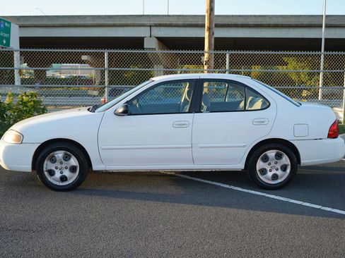Used 2005 Nissan Sentra 1.8 w/ (F05) Convenience Pkg image 2