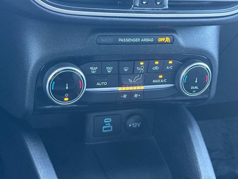 Used 2022 Ford Escape SE image 22