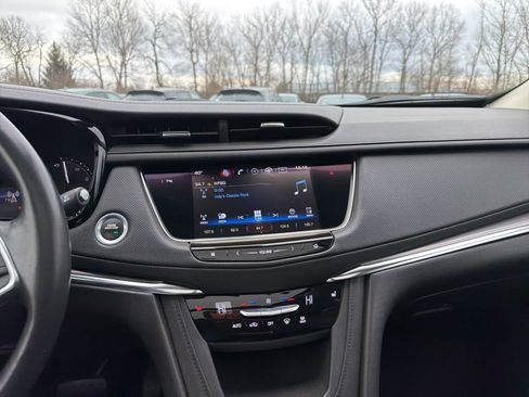 Used 2017 Cadillac XT5 Luxury w/ Driver Awareness Package image 15