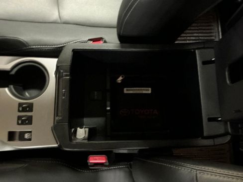 Certified 2024 Toyota 4Runner SR5 Premium image 25