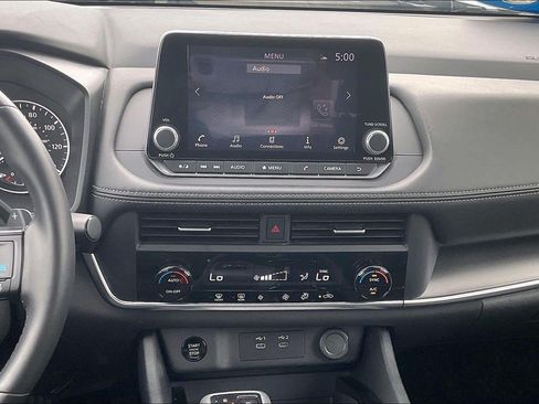 Used 2025 Nissan Rogue SV AWD/4WD image 6