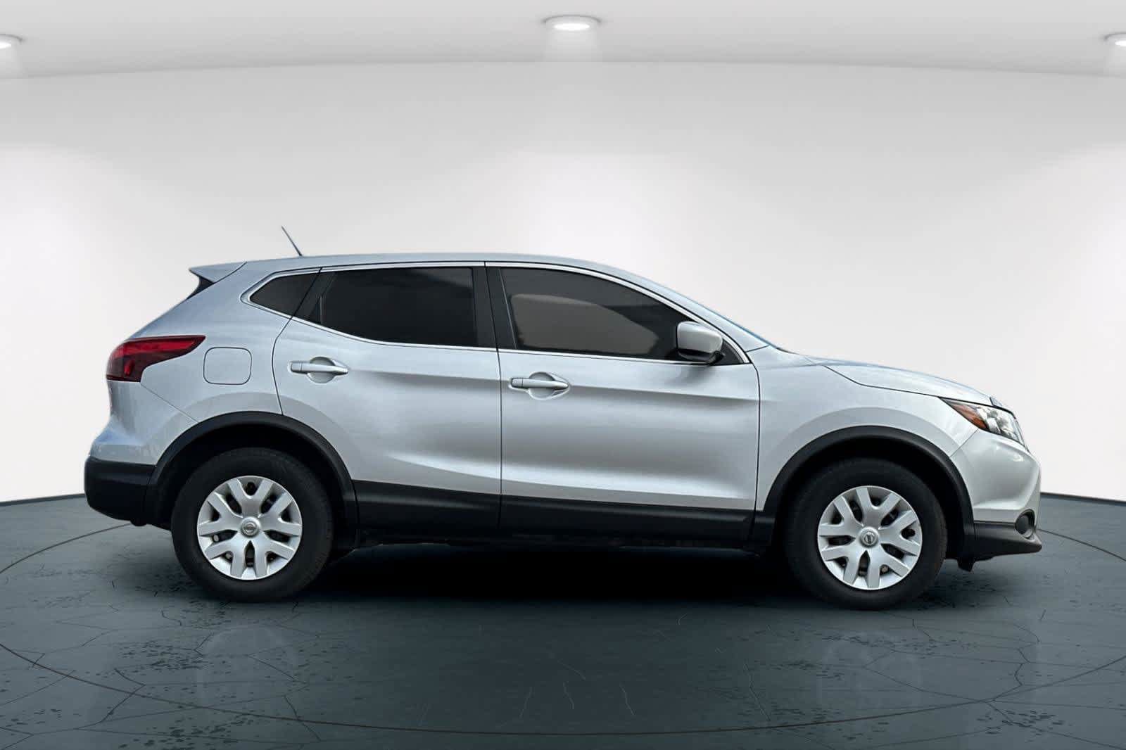 Used 2018 Nissan Rogue Sport S AWD/4WD image 6