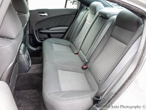 Used 2019 Dodge Charger SXT w/ Navigation & Travel Group image 11