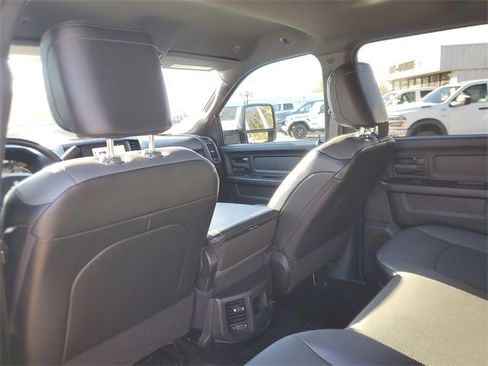 Used 2024 RAM 2500 Tradesman w/ Chrome Appearance Group image 11