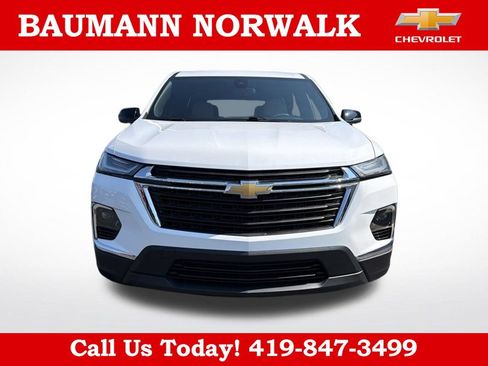 Used 2022 Chevrolet Traverse LS FWD image 2