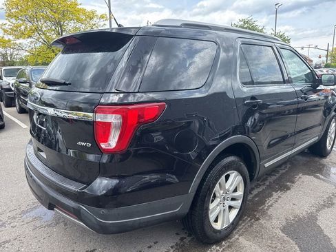 Used 2019 Ford Explorer XLT w/ Equipment Group 202A AWD/4WD image 3