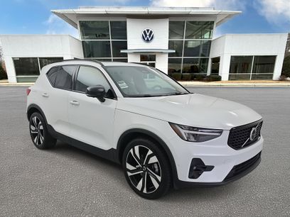Used 2023 Volvo XC40 B4 Ultimate w/ Protection Package Premier
