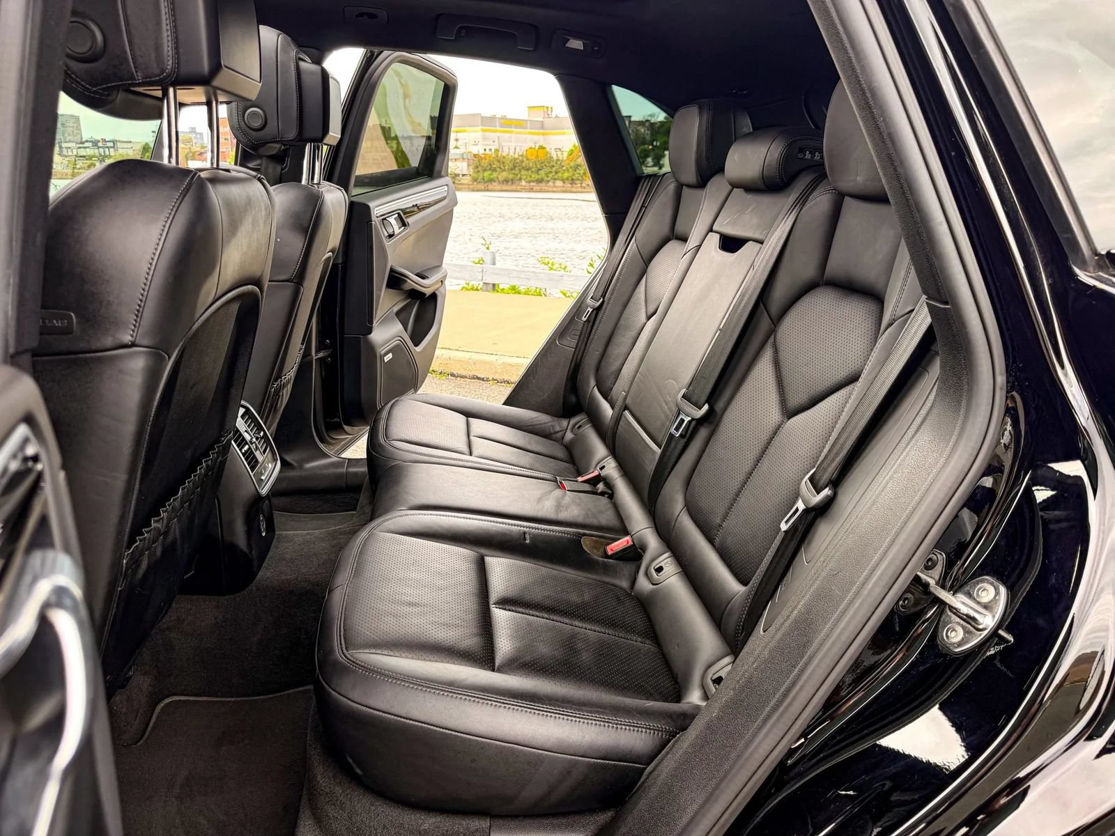 Used 2017 Porsche Macan S AWD/4WD image 12