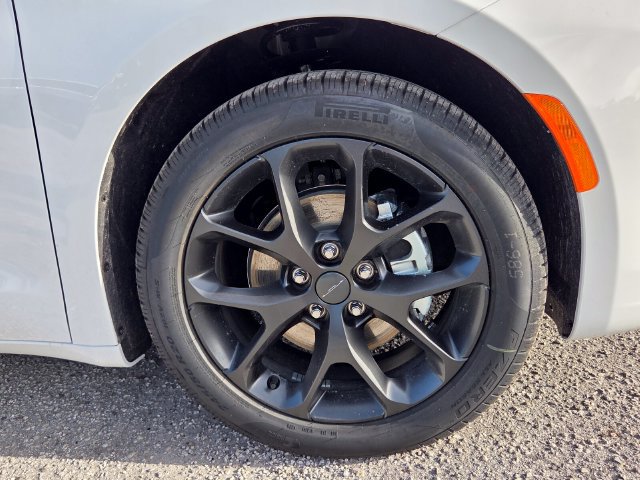 New 2027 Chrysler Pacifica Select FWD image 10