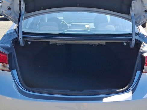 Used 2016 Hyundai Elantra SE FWD image 29