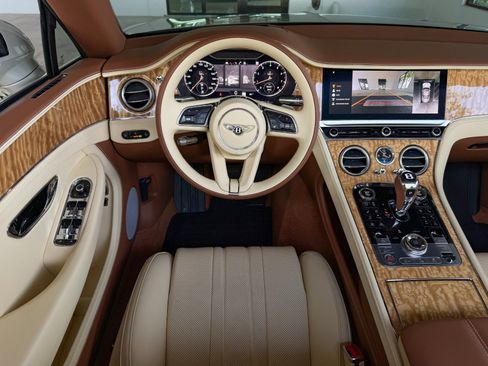 Used 2023 Bentley Continental GT Mulliner AWD/4WD image 40