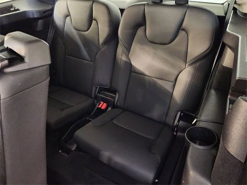 Used 2025 Volvo XC90 B5 Plus image 31