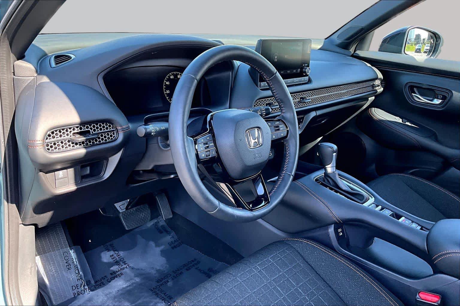 Used 2024 Honda HR-V Sport image 17