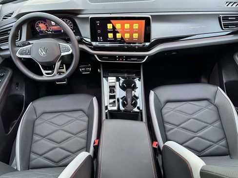 New 2026 Volkswagen Atlas Peak Edition image 11