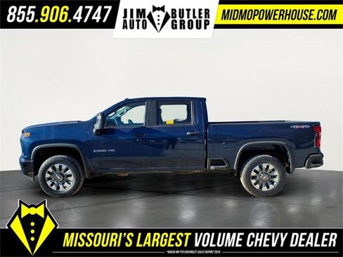 Used 2023 Chevrolet Silverado 2500 Custom w/ Custom Convenience Package image 2