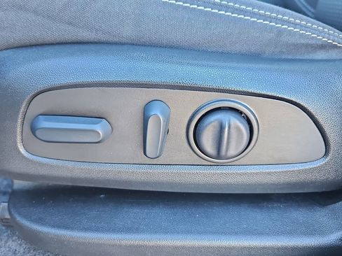 Used 2022 GMC Terrain SLE w/ Driver Convenience Package image 27