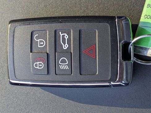 Used 2025 Land Rover Discovery Sport S image 33