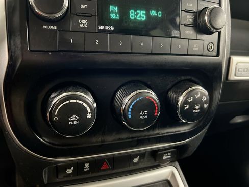 Used 2016 Jeep Compass Latitude image 15