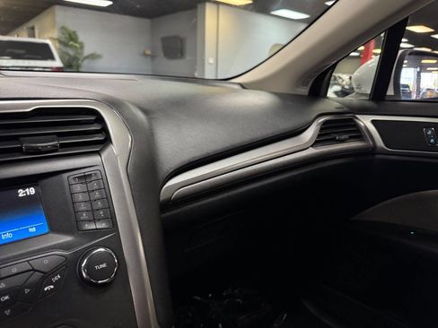 Used 2019 Ford Fusion S image 25