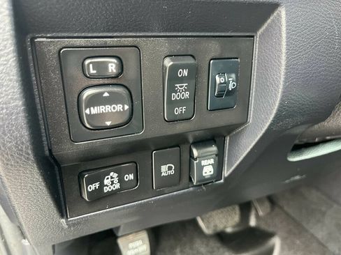 Used 2019 Toyota Tundra SR5 AWD/4WD image 40