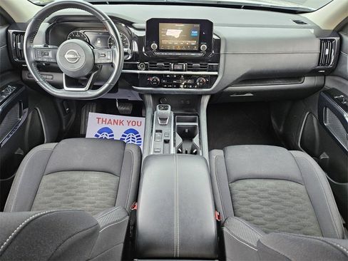 Used 2022 Nissan Pathfinder SV image 11