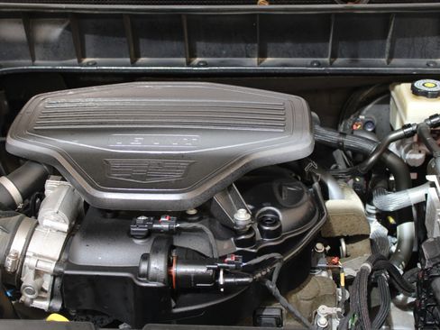 Used 2018 Cadillac XT5 Luxury w/ Driver Awareness Package image 32