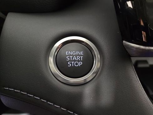 Used 2025 Toyota Highlander Platinum image 26